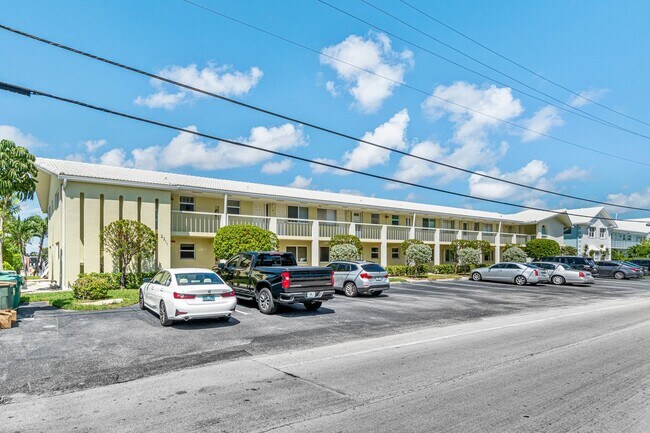 Building Photo - 2311 NE 36th St