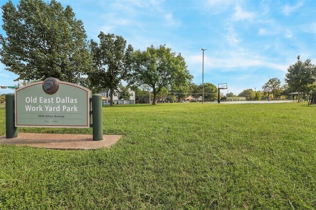 Building Photo - 4930 Santa Fe Ave