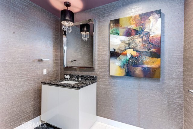 Building Photo - 900 W Olympic Blvd