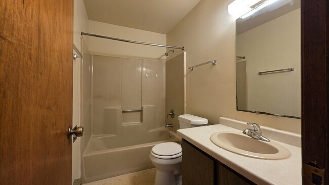 Building Photo - 2500 Honey Lou Ct