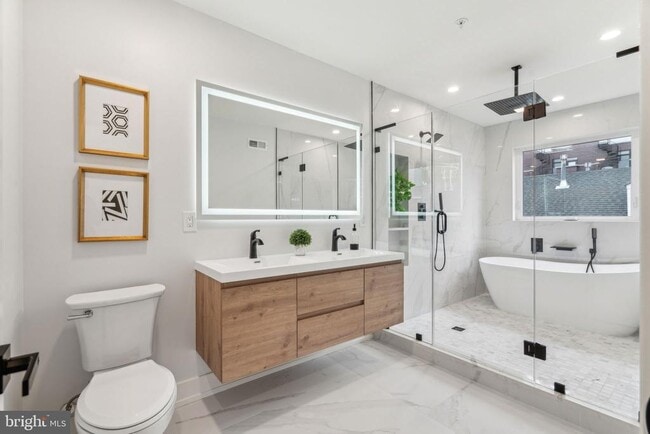 Building Photo - 1106 N Bodine St