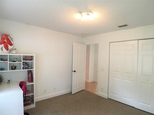 Building Photo - 1138 Croton Ct