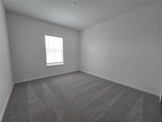 Building Photo - 3062 Chantilly Dr