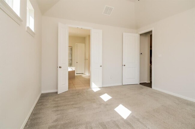 Building Photo - 24323 Huntcliff Dr