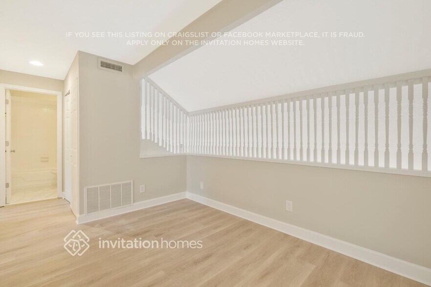 Building Photo - 3691 Ballestero Dr S