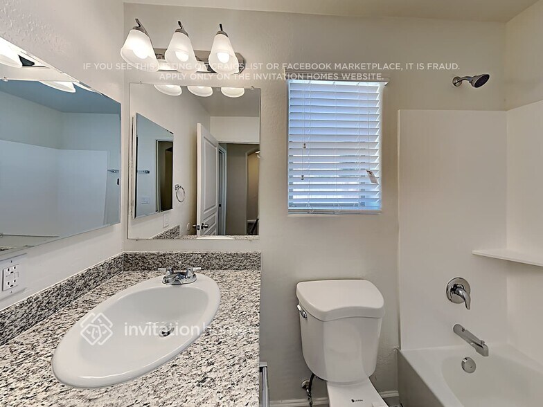 Building Photo - 14836 W Windrose Dr