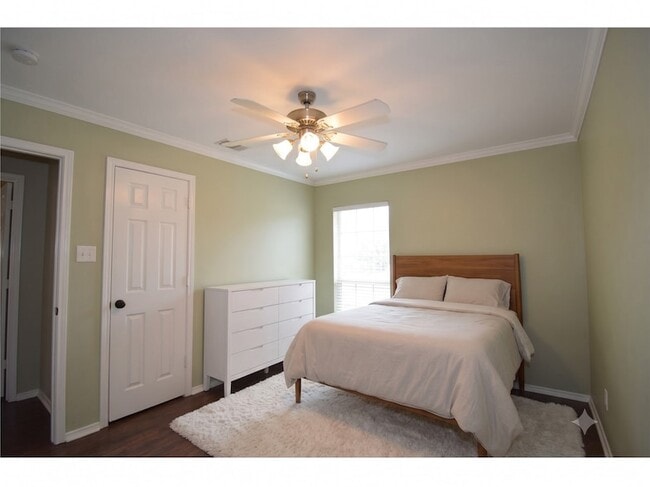 Building Photo - 21922 Golden Cedar Dr