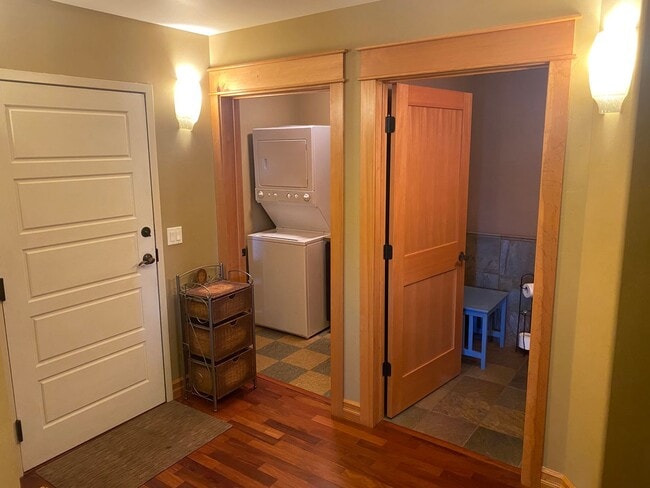 Building Photo - 2 bedroom Whitefish Condo with views and walking distance to City Beach!