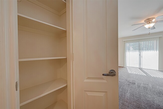 Building Photo - 8415 Hearth Dr