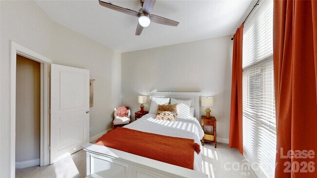 Building Photo - 1009 Park West Dr