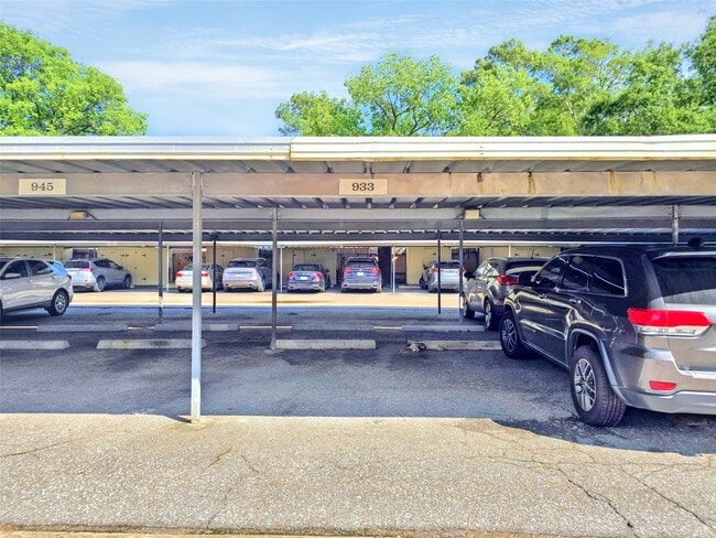 Building Photo - 933 Wax Myrtle Ln