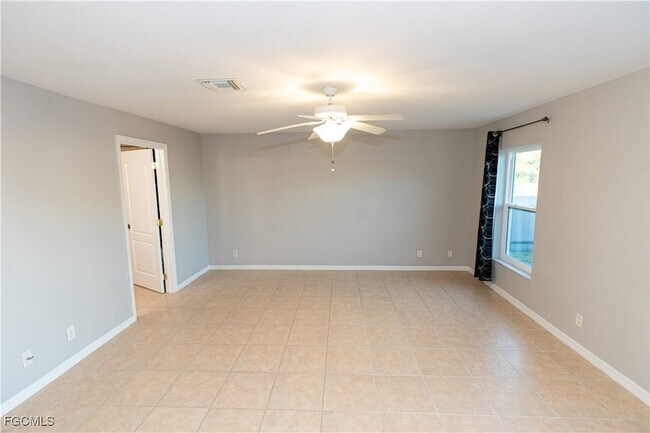 Building Photo - 3073 NW 4th Ave