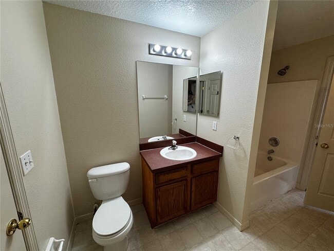 Building Photo - 1223 Cheshire St