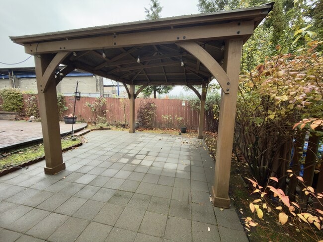 Building Photo - 5124 NW Crady Ln