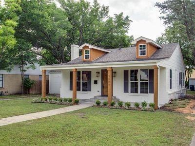 Building Photo - 3809 Carolyn Rd