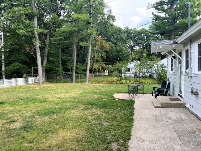 Building Photo - Great Furnished Home in TC