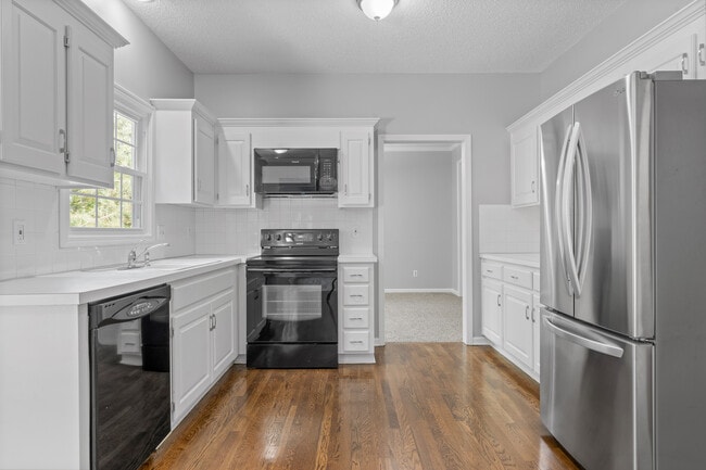 Building Photo - 6128 157th St