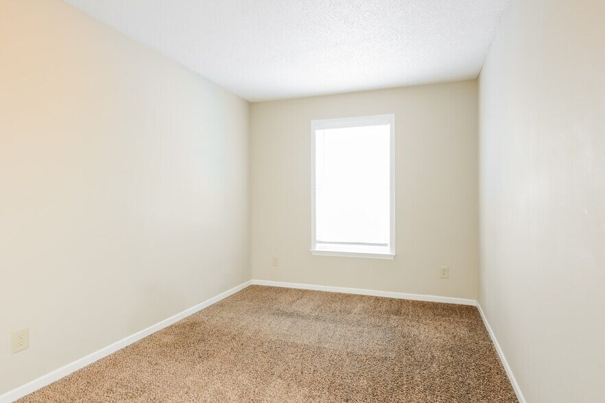 Building Photo - 8836 Hosta Way