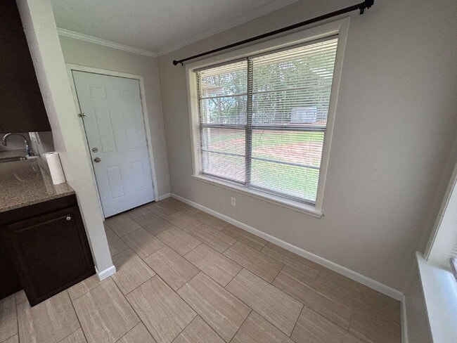Building Photo - Available now FOR RENT in Dothan, AL!! -MOVE IN SPECIAL!! $500 OFF FIRST MONTH'S RENT!