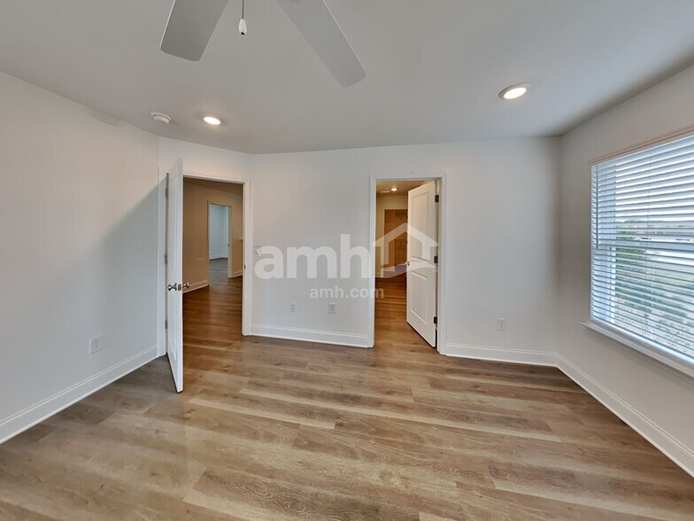 Building Photo - 50 Pointe Dr