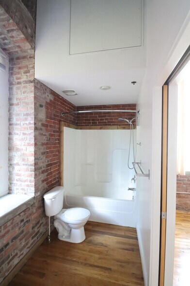 Building Photo - 1350 Rosa L Parks Blvd