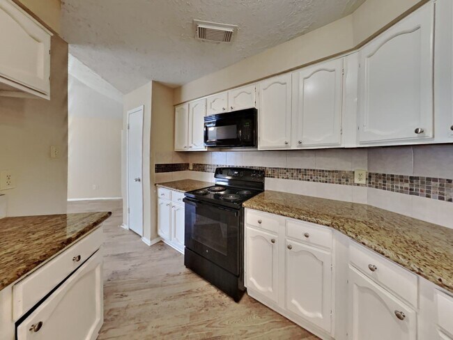 Building Photo - 2818 Mayflower Landing Ct