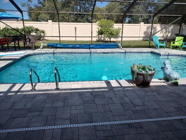 Building Photo - Seasonal Rental