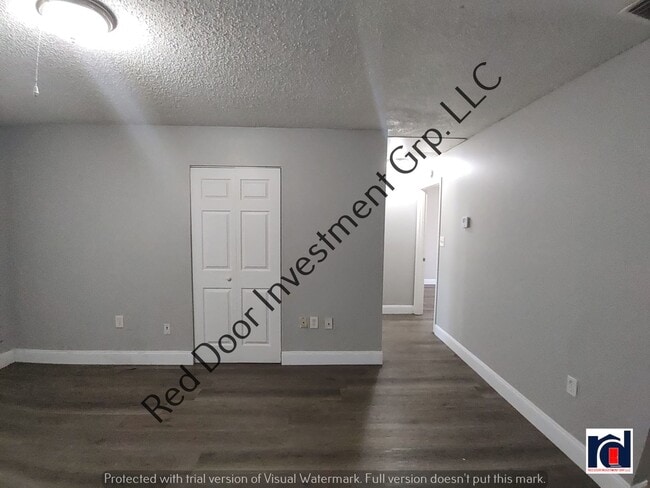 Building Photo - Large 2/1- Minutes from Downtown Leesburg/...