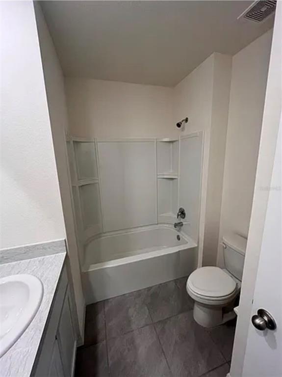 Building Photo - 5 Hickory Course Loop