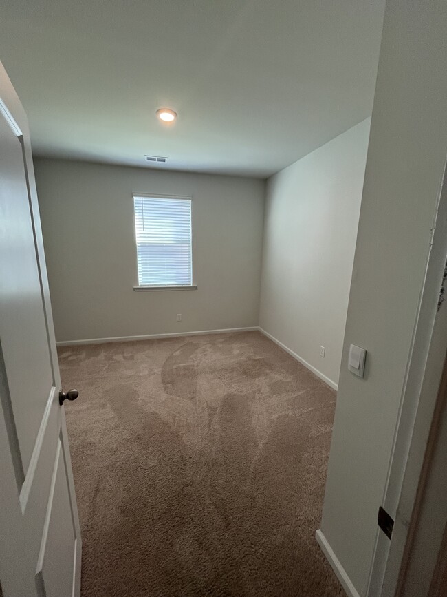 Building Photo - 108 Buttermere Wy
