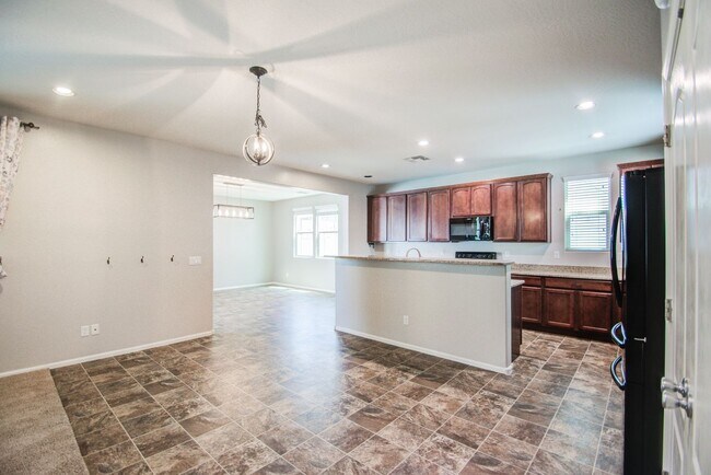 Building Photo - Stunning 3 bed plus Loft in Copper Ranch!
