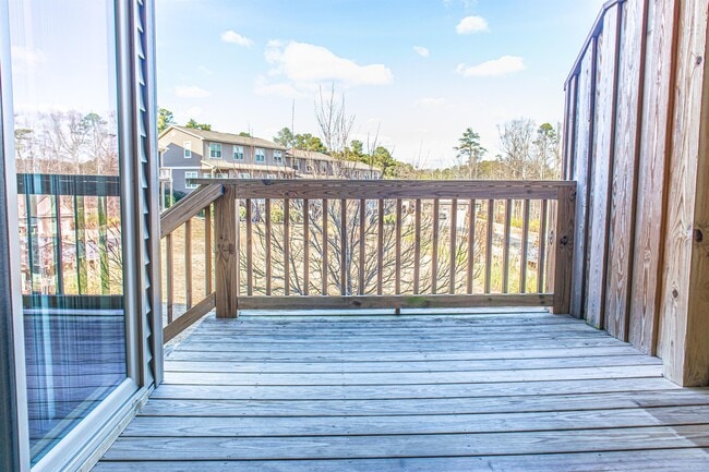 Building Photo - 113 Cypress Cir