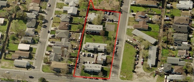 Building Photo - Grand Ave Villa