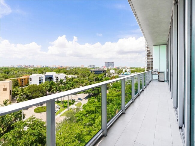 Building Photo - 2669 S Bayshore Dr