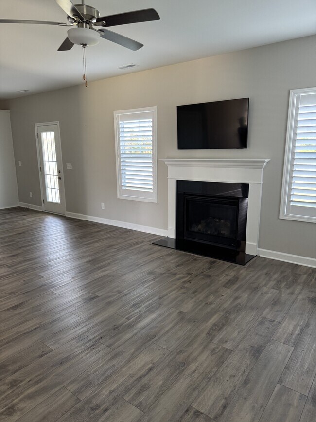 Building Photo - 110 Sea Breeze Ct