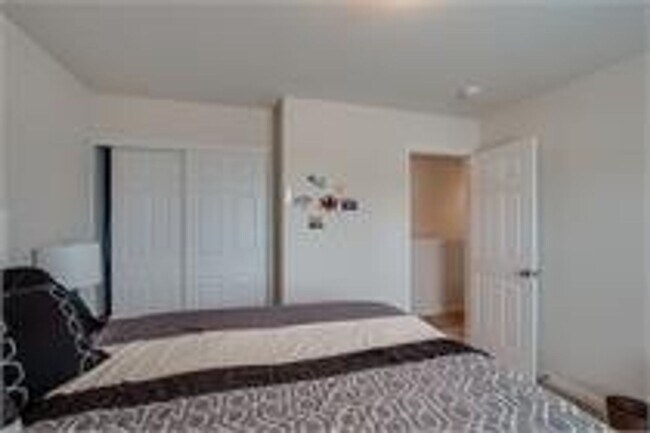 Building Photo - Beautiful 4bd 2.5ba home with Community Am...
