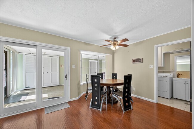 Building Photo - 9123 Langdon Ln