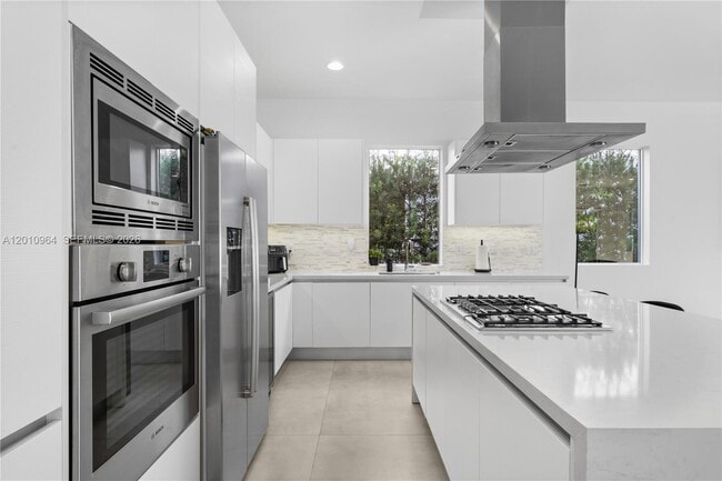 Building Photo - 9915 NW 75th St