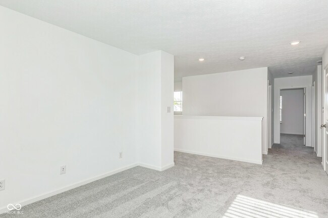 Building Photo - 3489 Briarwick Dr