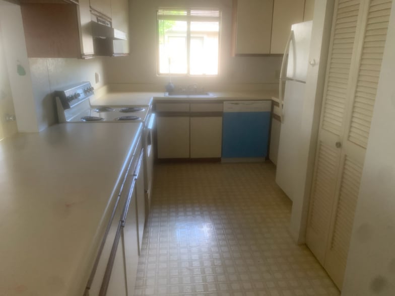 Building Photo - 95-353-353 Kuahelani Ave