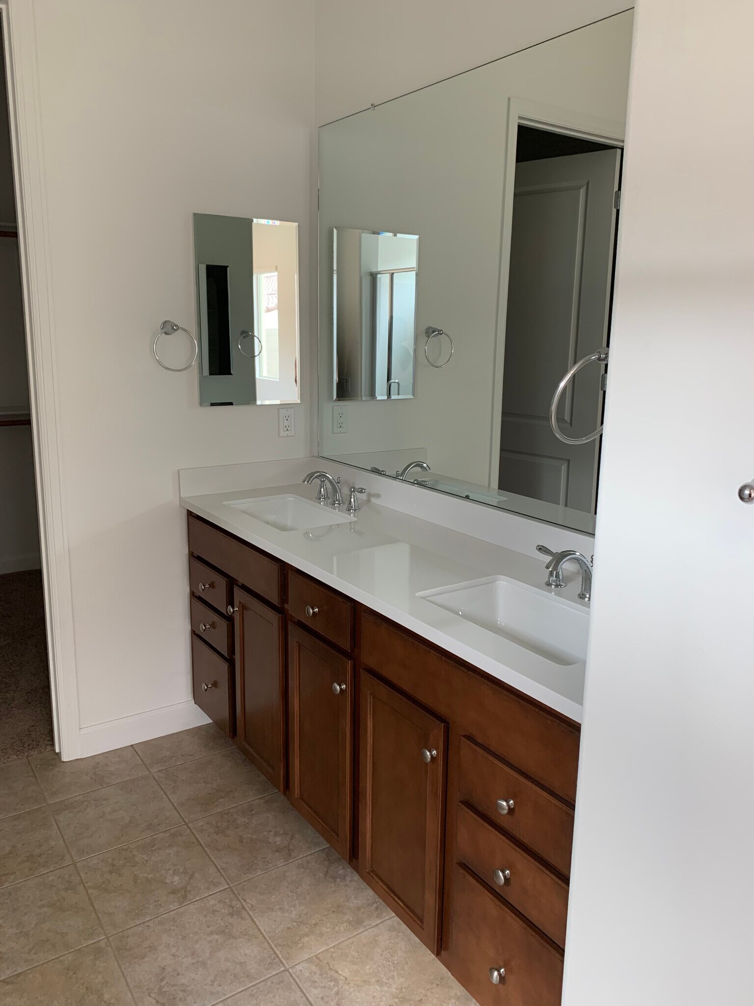 Double vanity, master bath…….. - 61 Bordeaux