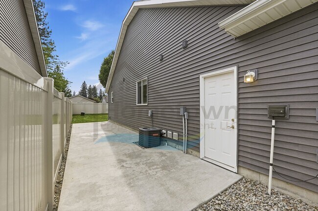 Building Photo - 5163 E Portside Ct