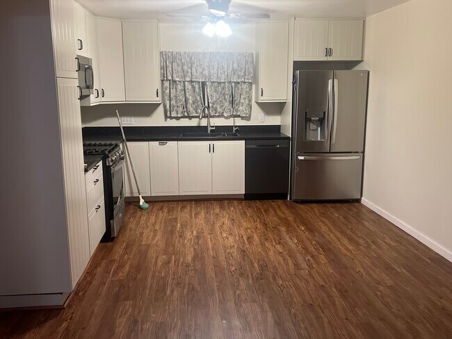 Refrigerator LG brand new - 226 W Avenida Palizada