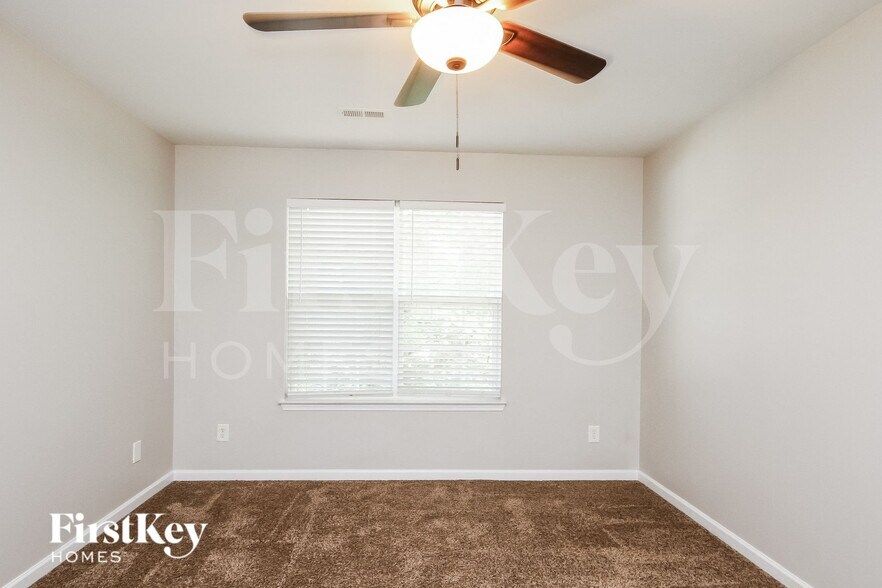 Building Photo - 10519 Meadow Crossing Ln