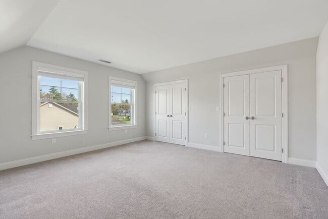 Building Photo - 2 Lodge Dr