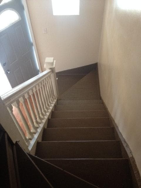 Building Photo - 532 Albany N Ave