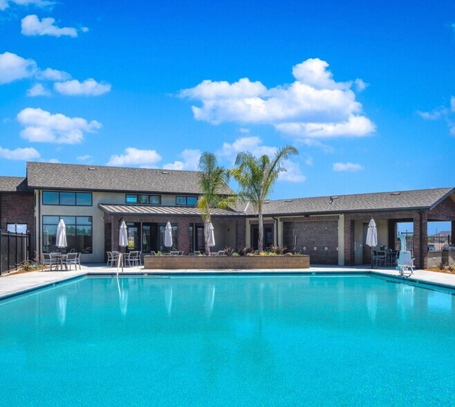 Building Photo - 4443 Silver Cedar Ln