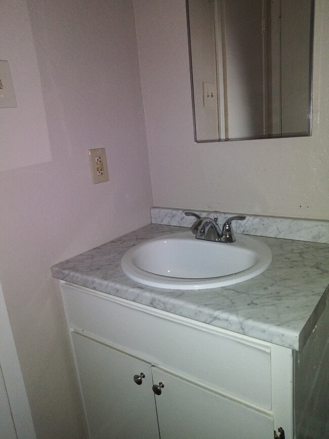 Building Photo - 518 Cypress St