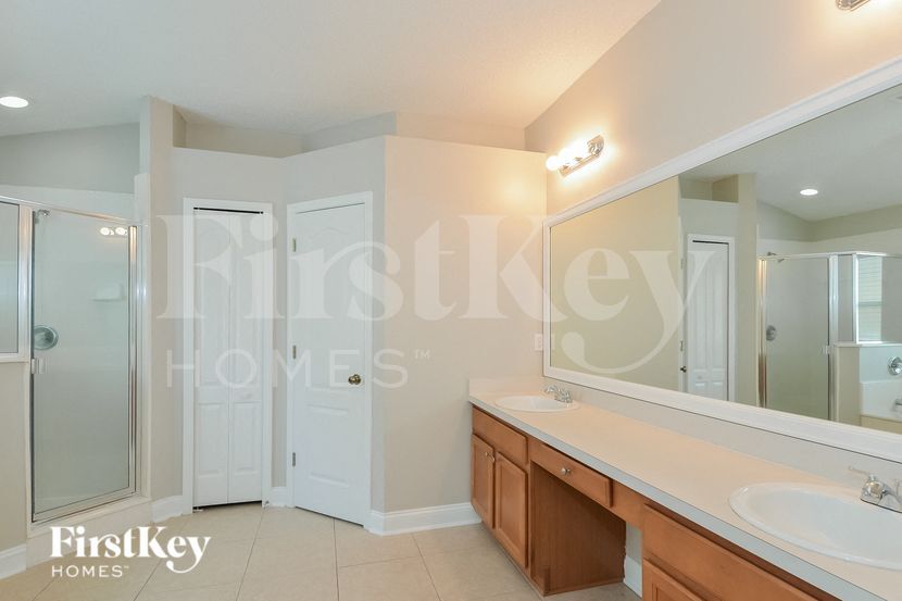 Building Photo - 112 Glen Oaks Dr