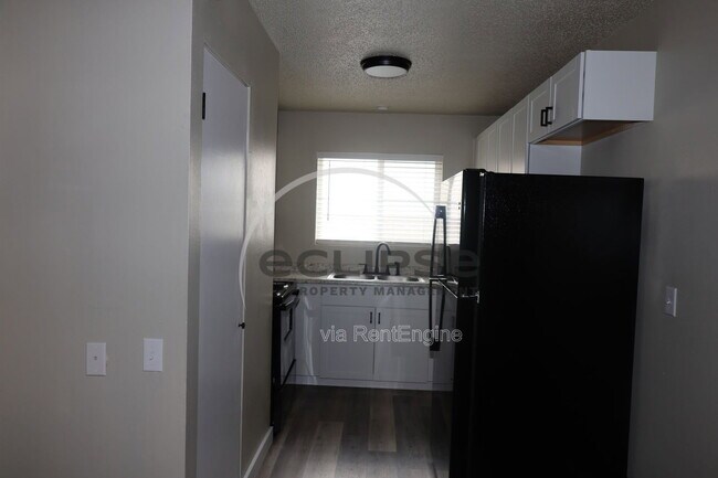 Building Photo - 450 Chipeta Ave